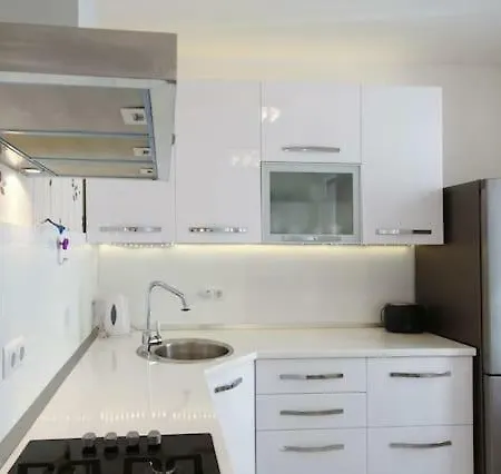 Apartment Roza *